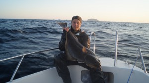 Daniel med en av de flundror de lyckats lura 