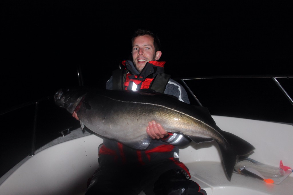 Andrew Doidge med första 20+ fisken denna kväll. 20.42 kg!