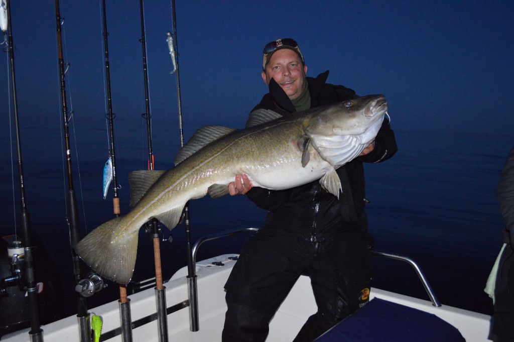 Joakim Eriksson med sitt livs fisk, en torsk på 21 kg!