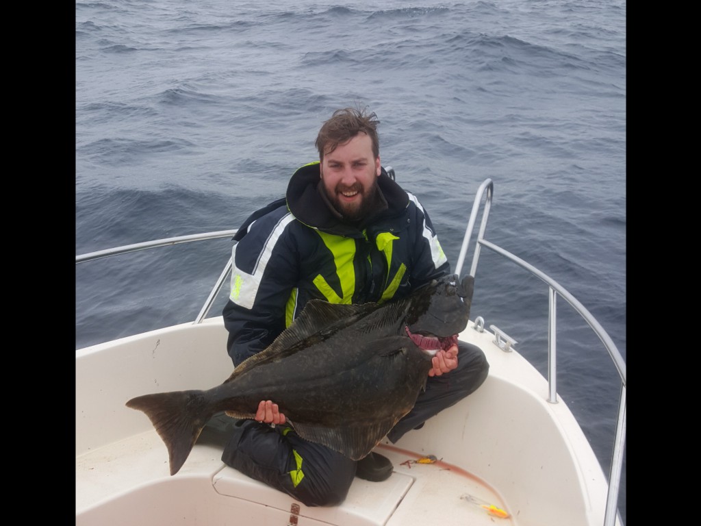 Adam med en fin flundra på 119 cm!