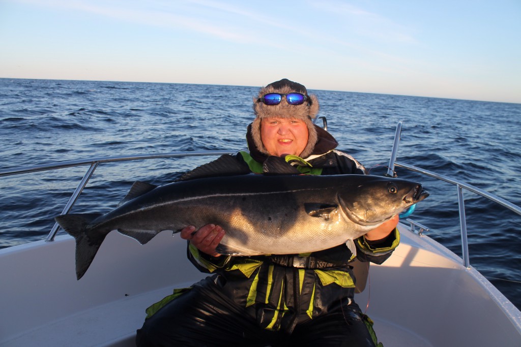 Alexander "tennisarmbågen" Lindgren med en sej på närmare 15 kg.