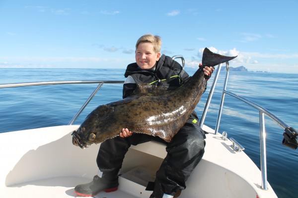 Leo med sin första flundra på 15kg!! Grattis!!